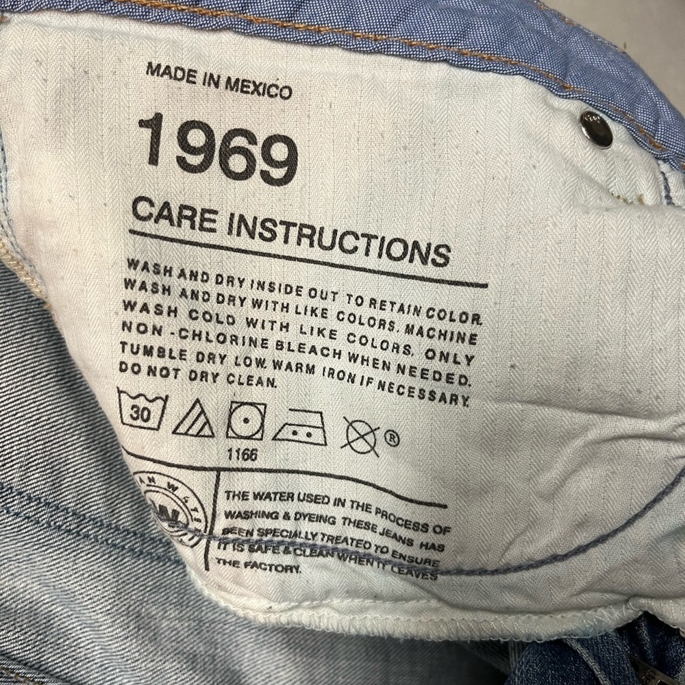 GAP Blue Straight Leg Jeans with Natural Fading - Picture 5 of 6